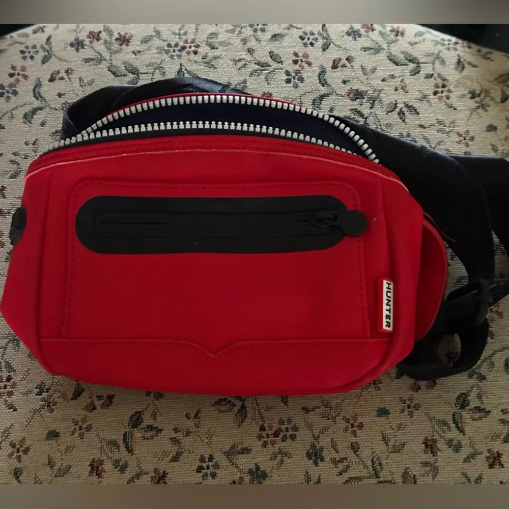 Hunter Red Belt Bag Fanny pack rubber - Picture 1 of 3